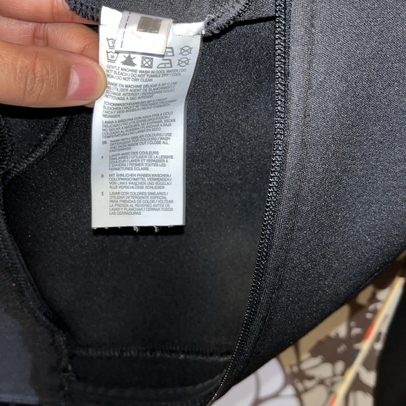 PUMA Size M Men’s Black & Embroidered Grey/White Zip Up Sweater w/Hood NWOT $75 - Picture 11 of 13